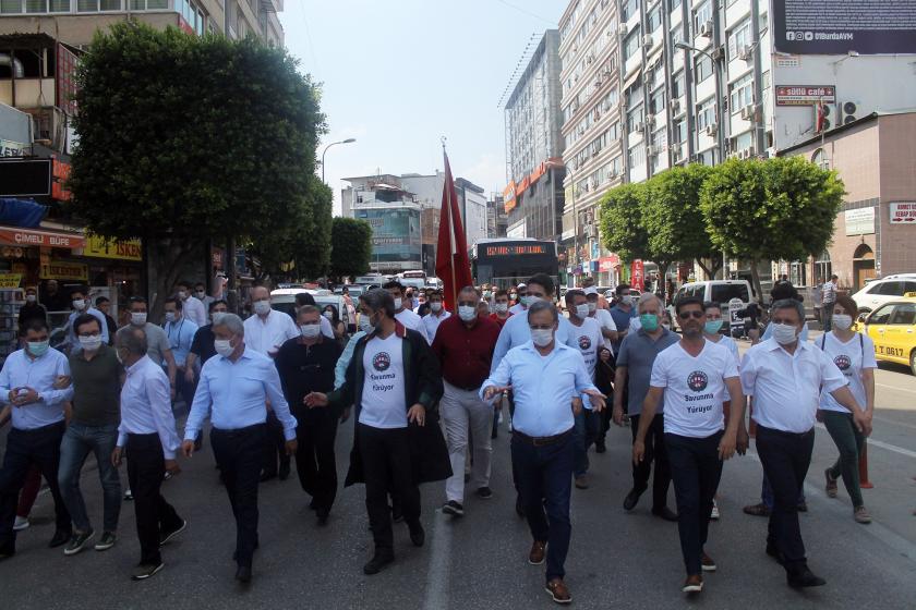 Adana Baro Başkanı Veli Küçük, Ankara'ya doğru Savunma Yürüyüşü'ne başladı.