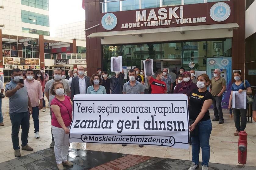 Manisa'da yüksek su faturaları sebebiyle MASKİ İkiz Kuleler önünde basın açıklaması gerçekleştirildi