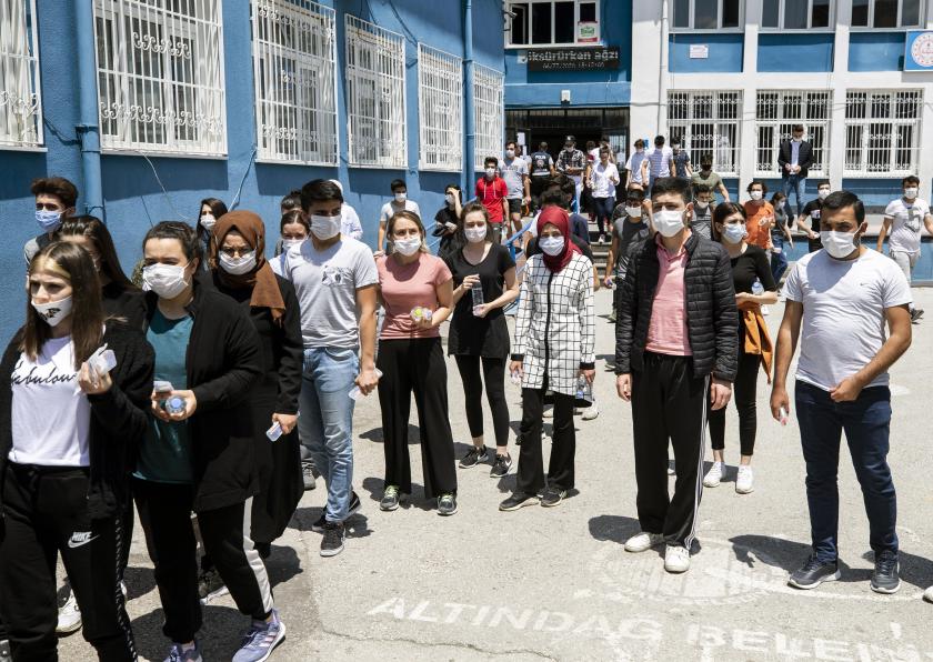 Eğitim-Sen: LGS'den ders almadınız, YKS'de mağdur ettiniz