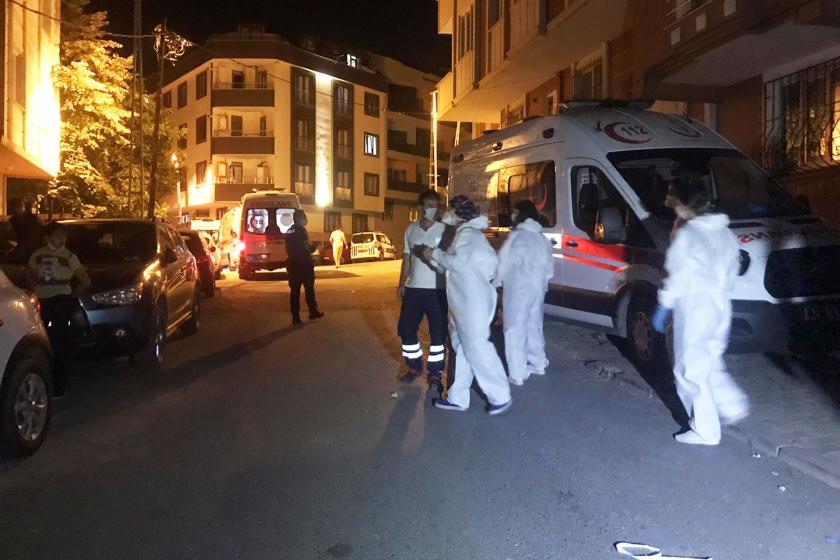 Arnavutköy'de böcek ilacından zehirlenenlere müdahale için gelen ekipler