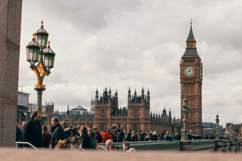 İngiltere parlamentosunun da yer aldığı Westminster Sarayı.