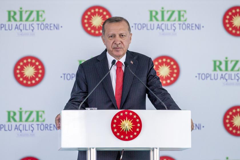 Recep Tayyip Erdoğan, Rize'de toplu açılış töreninde konuşurken.