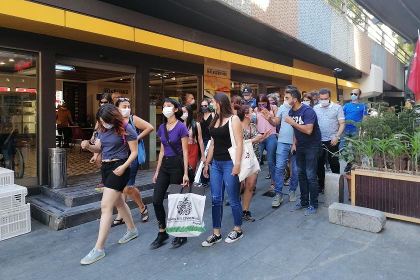 Ankara'da Musa Orhan'ın tutuklanması talebiyle eylem yapan kadınları polis engelledi