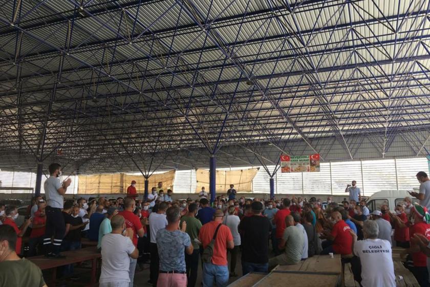 Çiğli'de temizlik işçileri sonuç alınamayan toplu sözleşme nedeniyle iş bıraktı