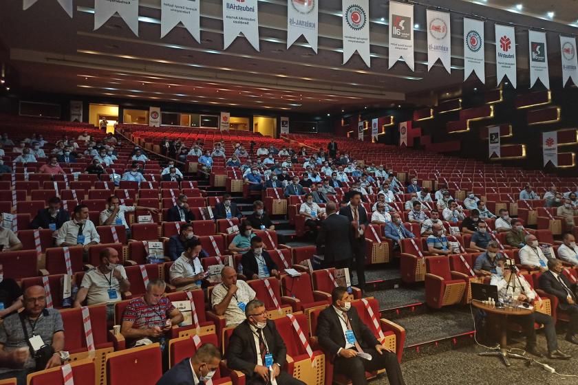 Kristal-İş Genel Kurulunun temel gündemi "üyelikten ihraç" oldu