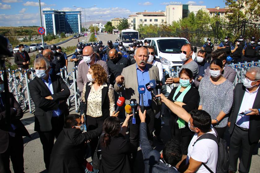 Ankara Emniyeti önünde açıklama yapan HDP'liler