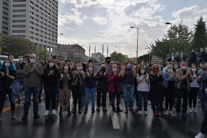 10 Ekim anması engellenmek istendi, bekleyiş sürdü