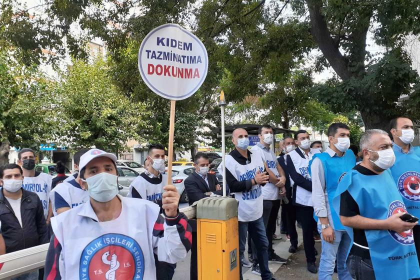 İzmir'de Türk-İş üyelerinin kıdem tazminatı eylemi