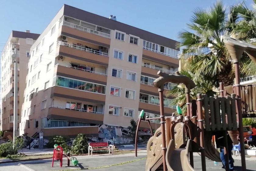 İzmir depreminde büyük hasar alan Barış Sitesi