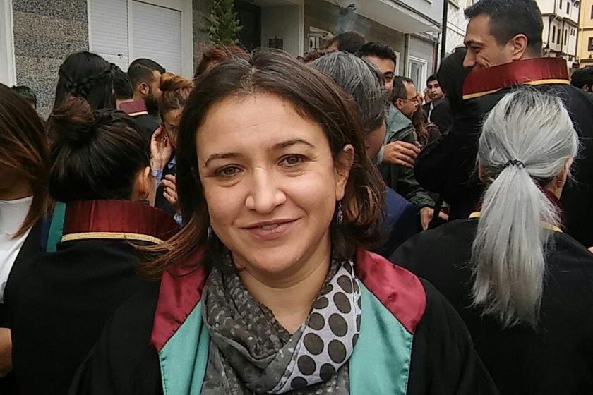 Avukat Heval Yıldız Karasu’ya saldırı davasında sanıklar avukatları tehdit etti