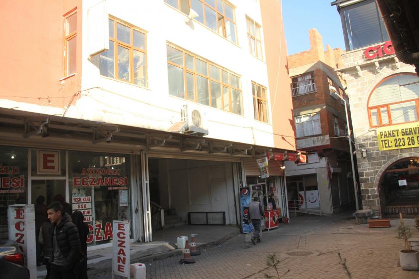 Diyarbakır'da yıkım kararı: Elektrik ve suyu kesilen pasaj esnafının gidecek yeri yok