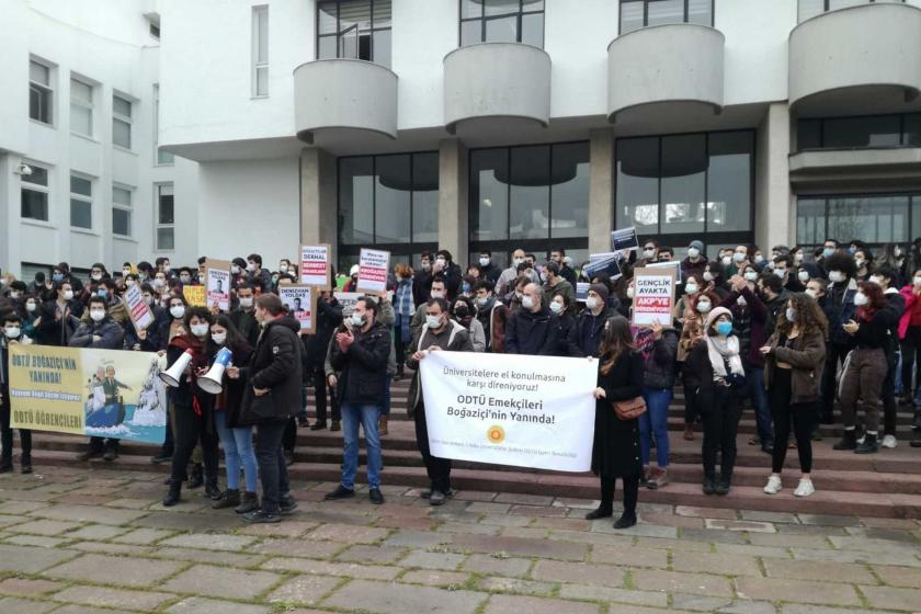 ODTÜ'lüler rektörlüğe yürüdü: Boğaziçi öğrencilerinin talepleri, taleplerimizdir