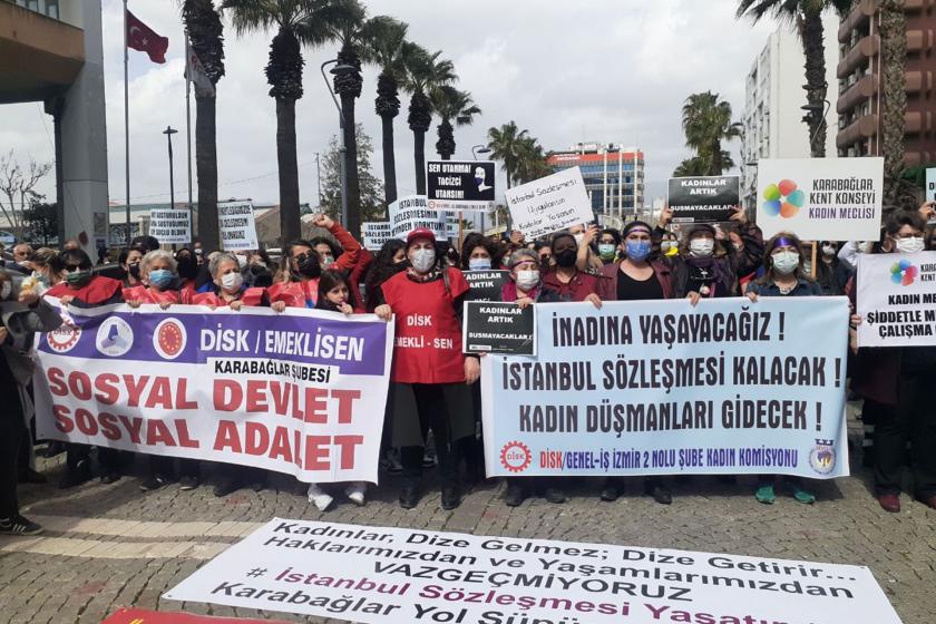 Genel İş İzmir 2 Nolu Şube üyesi kadın işçiler Konak Eski Sümerbank önünde İstanbul Sözleşmesi için basın açıklaması yaptı