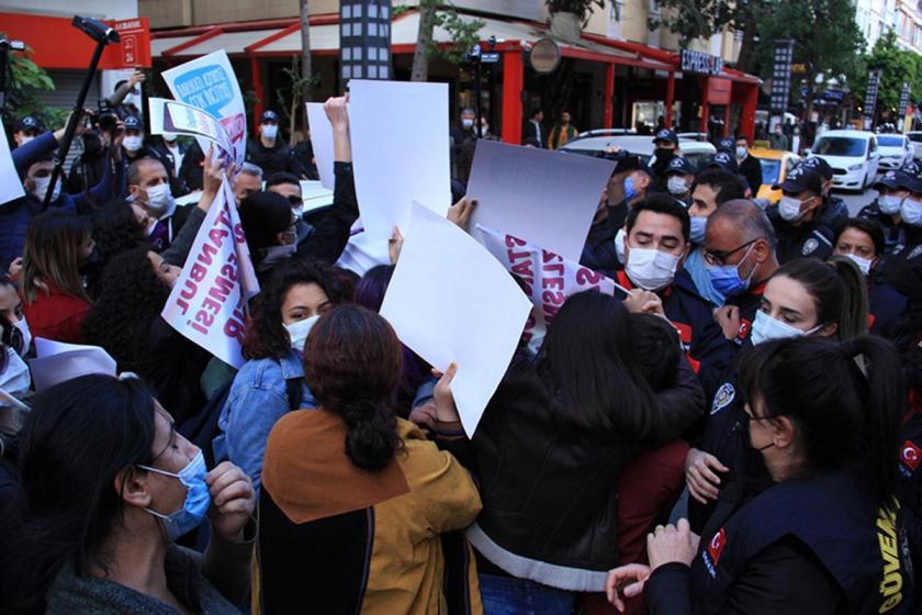 Mersin'de İstanbul Sözleşmesi eyleminde kadınlar