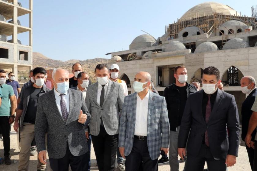 Protesto edilen AKP'li Belediye Başkanı'nın suçladığı muhtar görevden uzaklaştırıldı