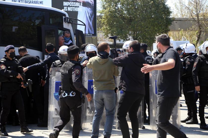 Bakırköy'de 1 Mayıs açıklaması yapan işçilere polis müdahalesi