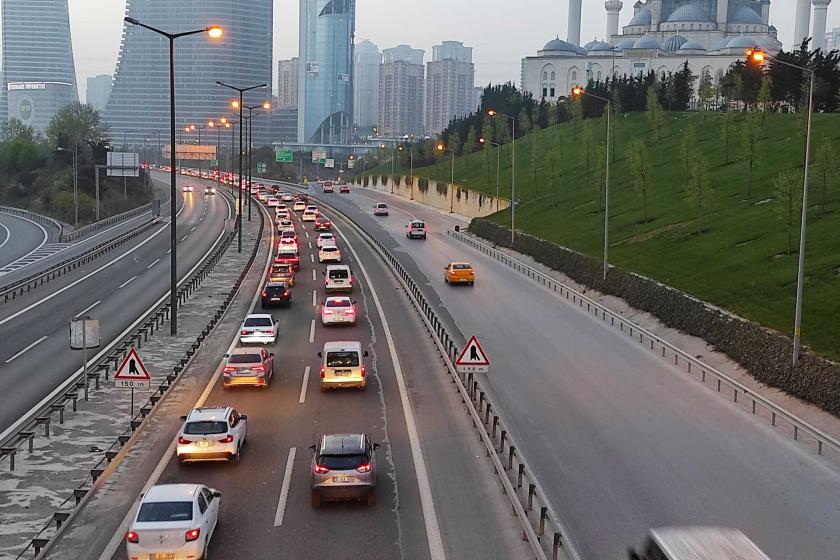 İstanbul'da "tam kapanma" öncesi İstanbul'dan kaçış trafiği
