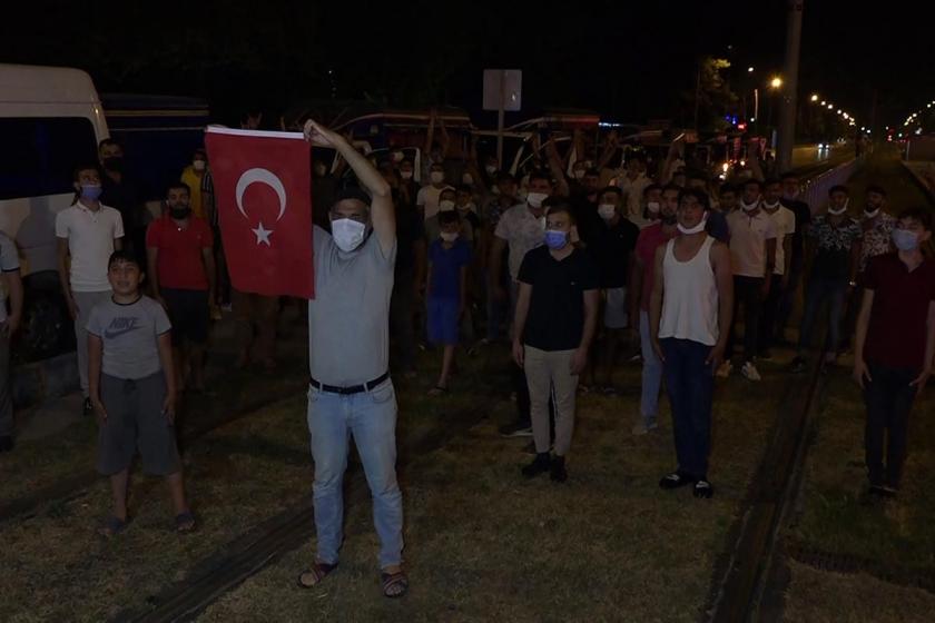 Antalya'da Caner S. nin şehit sayılması için eylem yapan Romanlar