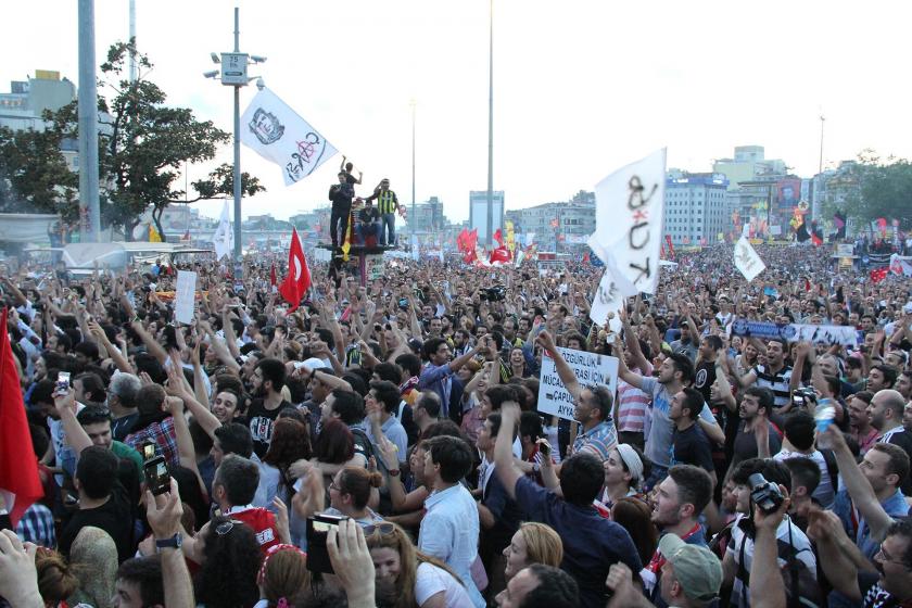 Gezi direnişinde binlerce kişi