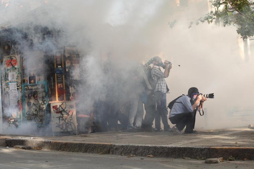Gezi direnişinde biber gazı ve gazeteciler