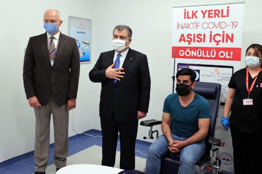 Bakan Koca, Turkovac'ın 3'üncü doz klinik çalışması için 3 bin gönüllü çağrısı yaptı