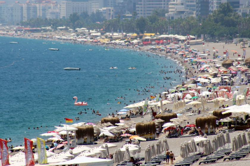 Türkiye'de halkın yarısından fazlası bir haftalık tatile gidemiyor