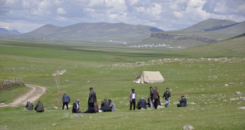 Qertavin Dağı'na çıkan halk, askeri operasyonu engelledi