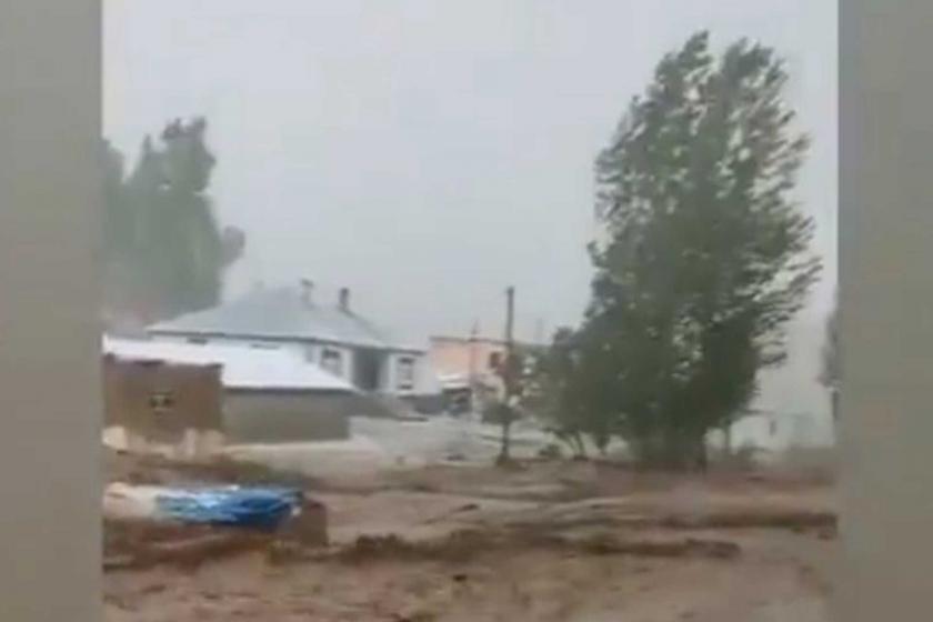 Van'da sel: 2 çobandan haber alınamıyor