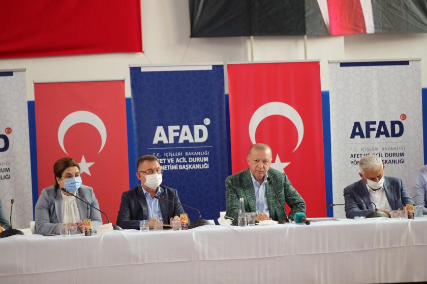 Erdoğan, yangınların sürdüğü Antalya'da: Acil ihtiyaçlar için 50 milyon gönderildi