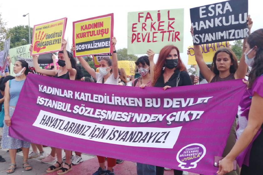 Kadın cinayetleri Kadıköy'de protesto edildi