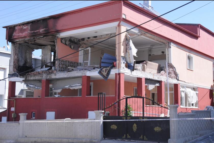 Kayseri'de doğal gaz patlayan evdeki 6 kişi yaralandı