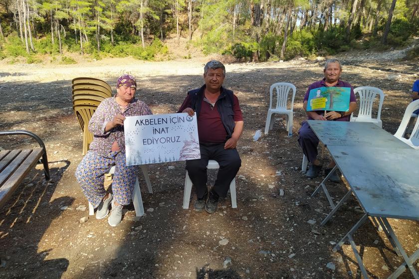 Akbelen ormanını korumak için nöbet tutan yurttaşlar ormana girme yasağının sonlanmasıyla nöbet yerlerine döndü.