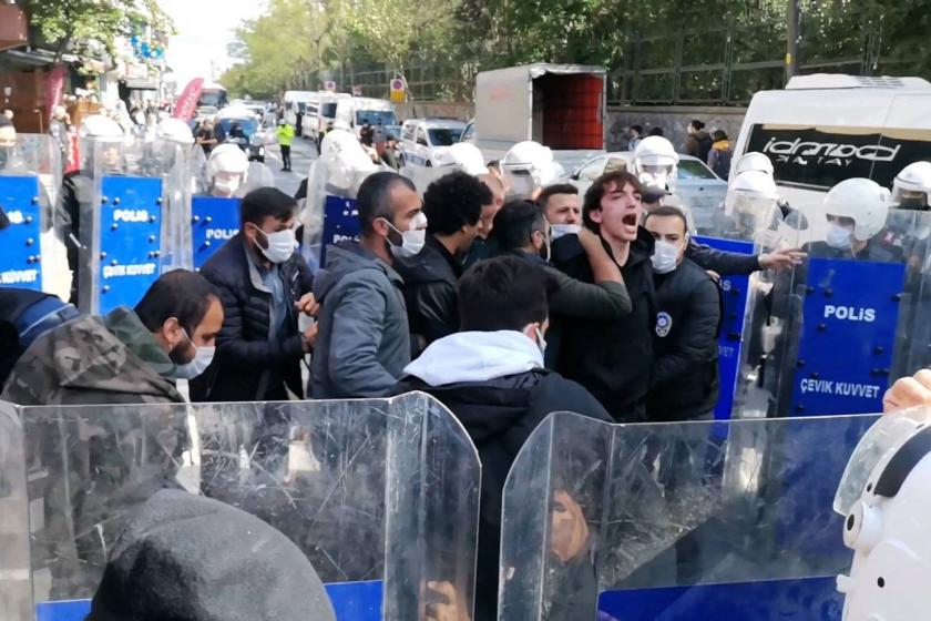 Polisin yığınağı ve bir öğrenciyi gözaltına alması.