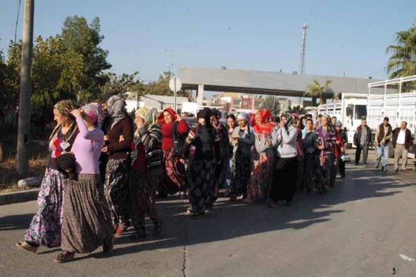 Mersin'de eylemde işçi kadınlar