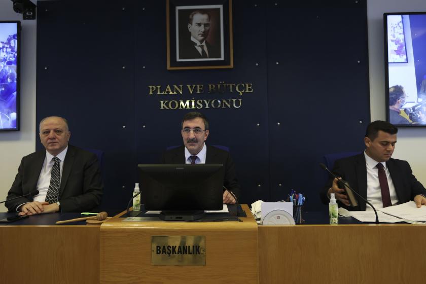 Asgari ücretten gelir ve damga vergisi alınmamasını da içeren kanun teklifi Plan ve Bütçe Komisyonunda