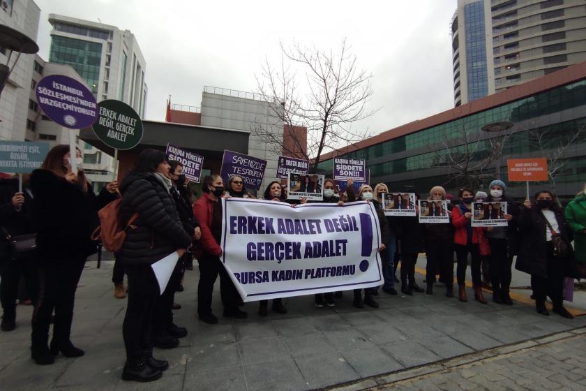 Bursa’da polis memuru eski kocası tarafından katledilen Yasemin Ağır için kadınlar eylem yaptı