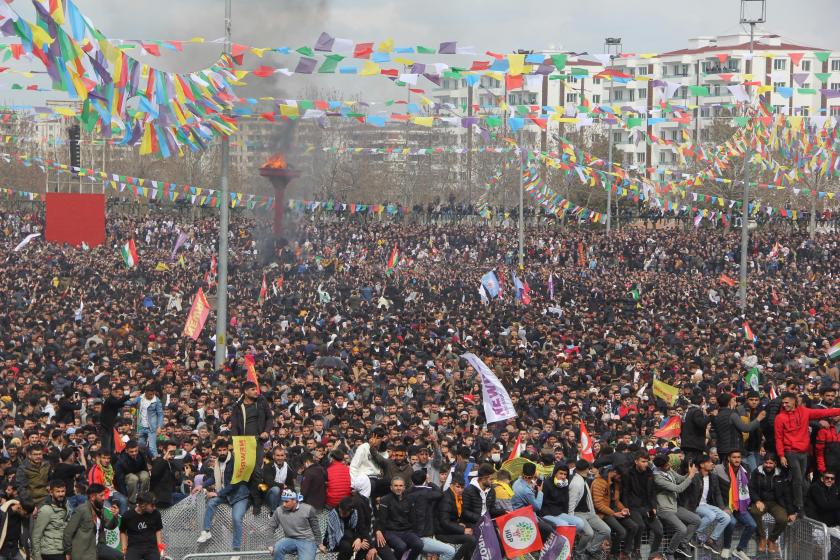 Diyarbakır'da Newroz'a katılan kitle