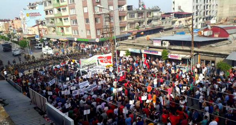 Antakya'da 'Eğit Donat'a karşı binler alana çıktı