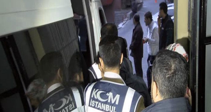 16 polis sağlık kontrolünden geçirildi