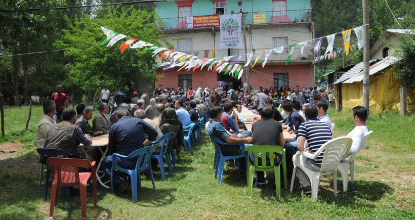 Jirki Aşiretinin ileri gelenleri HDP'yi destekleyeceğini açıkladı