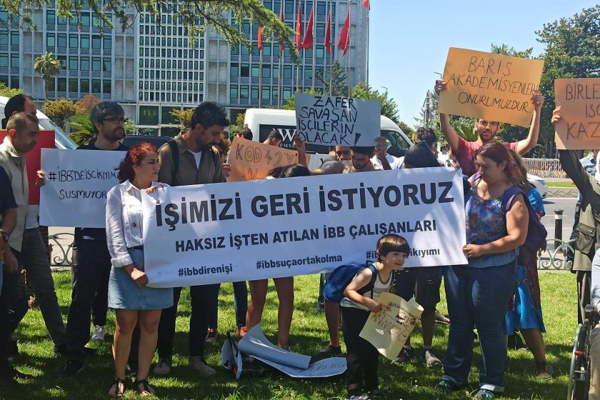 İBB'nin işten attığı işçiler süresiz oturma eylemine başladı