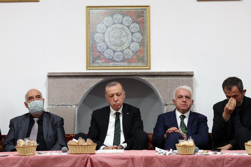 Erdoğan Cemevi ziyareti sırasında