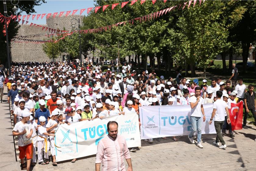 TÜGVA'nın Diyarbakır'da düzenlediği yürüyüş