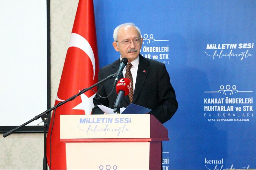 Kemal Kılıçdaroğlu'nun Nallıhan'da yaptığı konuşmadan bir fotoğraf.