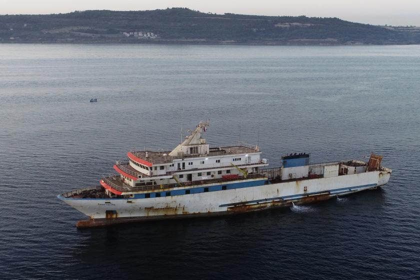 Uluslararası sularda Yunanistan tarafından taciz ateşi açıldığı belirtilen Ro-Ro gemisi