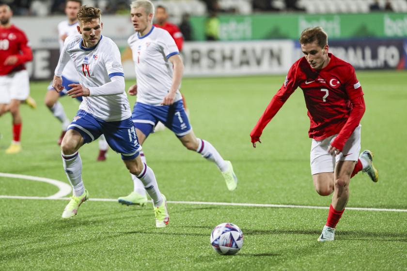 A Milli Futbol Takımı, UEFA Uluslar C Ligi 1. Grup 6’ıncı maçında Faroe Adaları ile Torsvollur Stadı’nda karşılaştı. Milli Takım oyuncusu Kerem Aktürkoğlu (7) ile Faroe Adaları'ndan Gilli Rolantsson (14) bir pozisyonda mücadele etti.