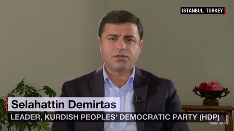 Demirtaş: Halk, Erdoğan'a kırmızı kart gösterdi