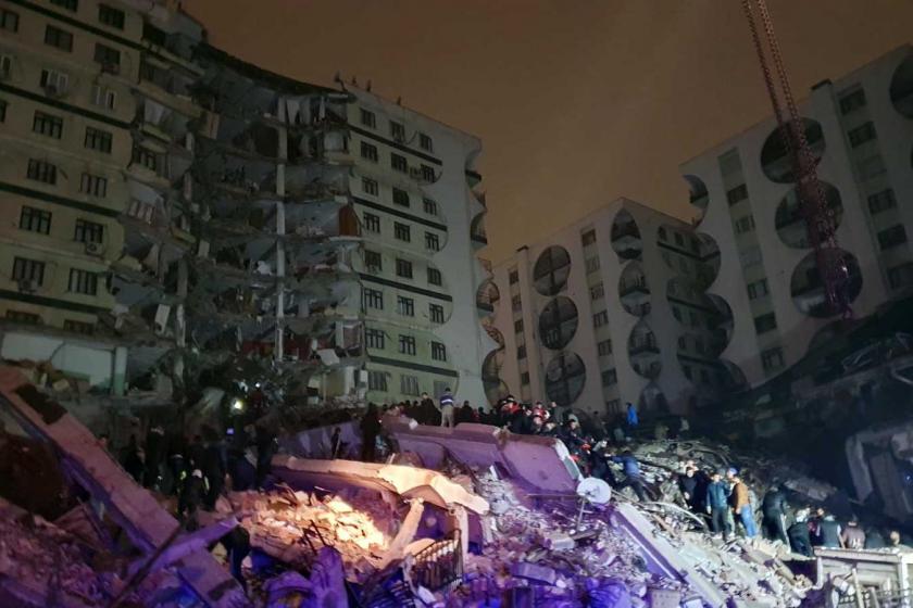 Maraş merkezli depremde Malatya'da yıkılan bina