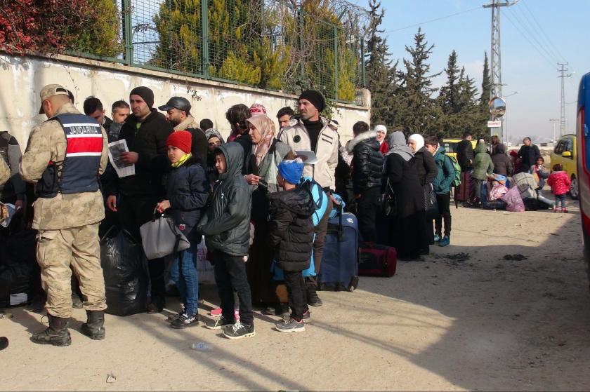 Suriyeliler 'deprem' izni ile ülkelerine gidiyor