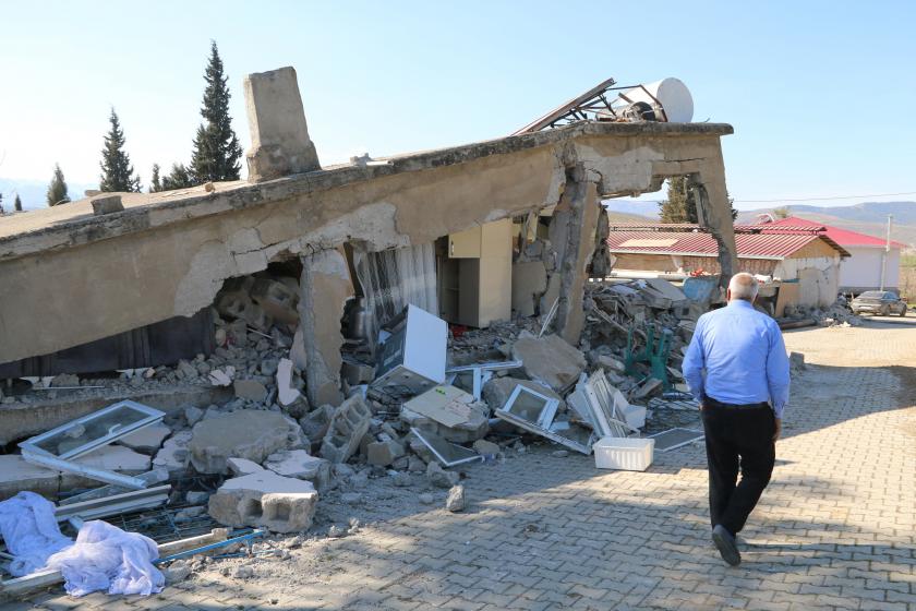 Deprem sürecinde işçilerin hakları neler? Sık sorulan soruları hukukçular yanıtladı